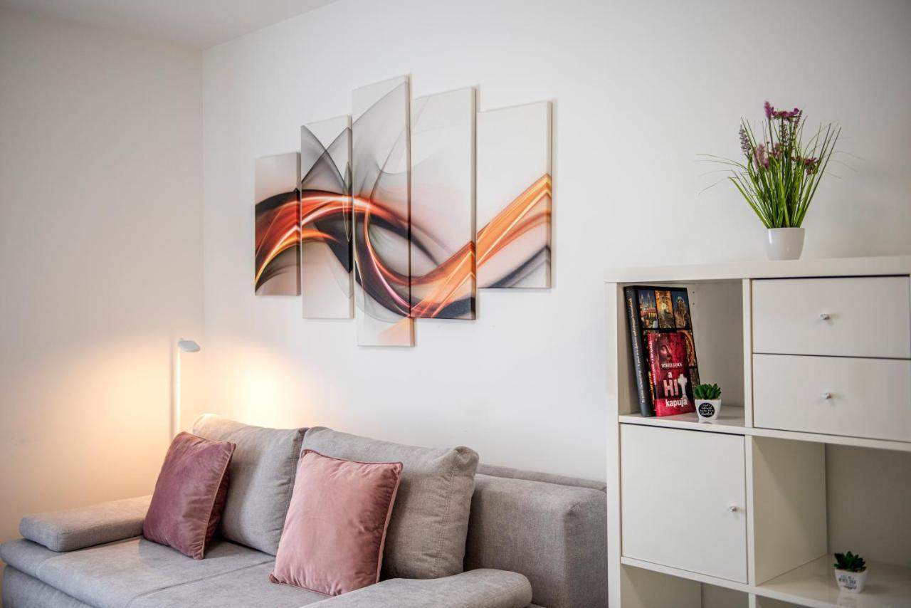 Cute Apartman- Free Parking Apartament